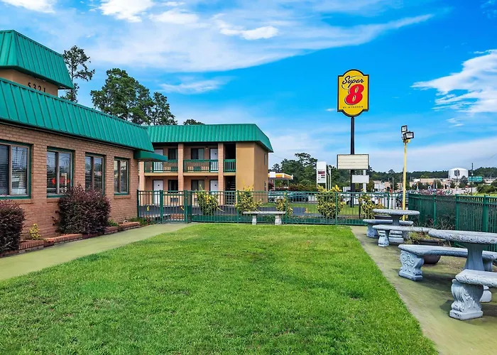 Super 8 By Wyndham Columbia/Ft. Jackson Sc Motel