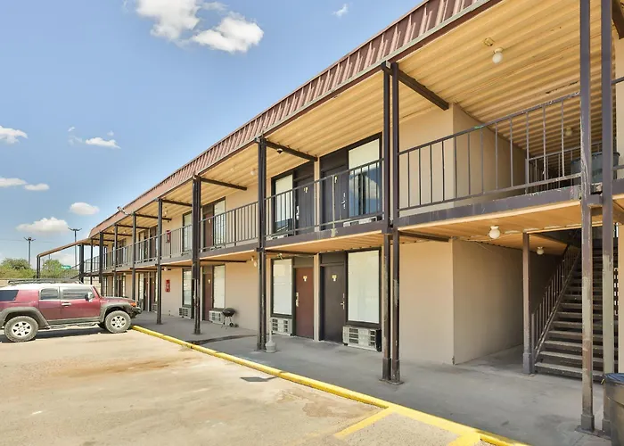 West Texas Inn & Suites With Kitchenette Midland