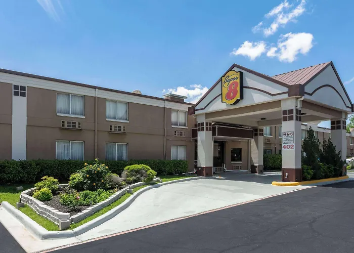 Super 8 By Wyndham Grand Prairie North Motel