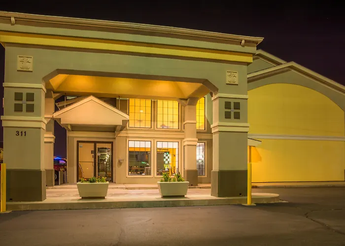 Super 8 By Wyndham Oklahoma Airport Fairgrounds West Motel