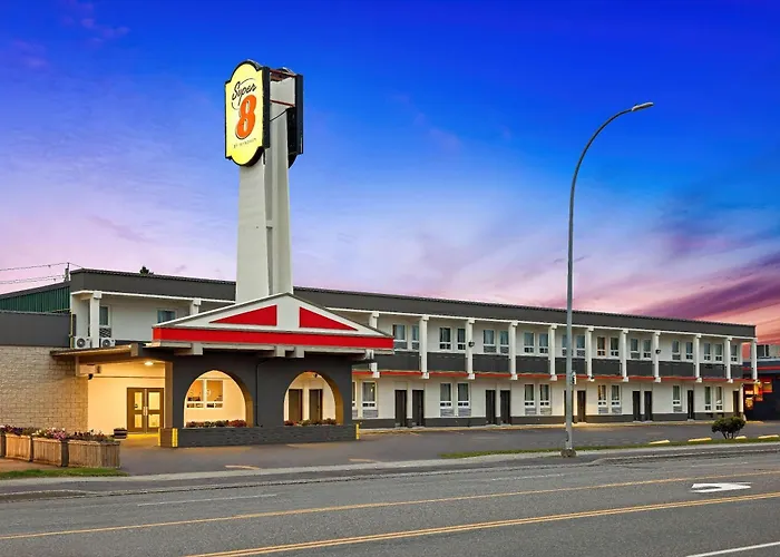 Super 8 By Wyndham Thunder Bay Motel