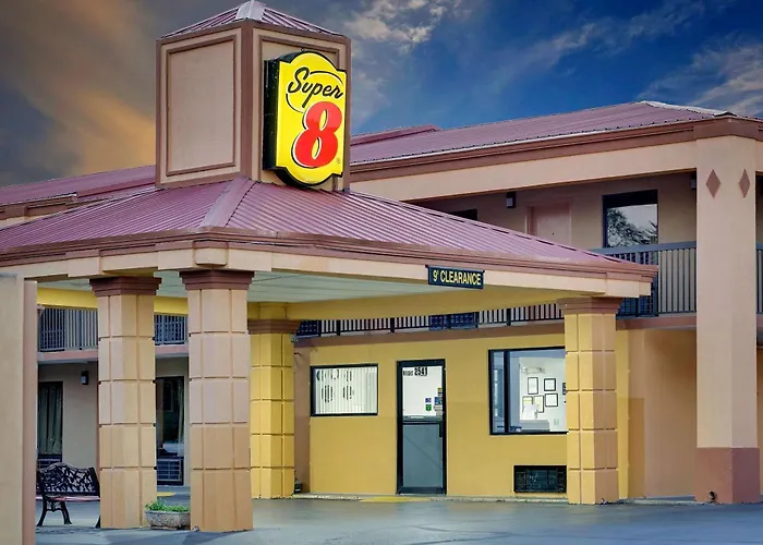 Super 8 By Wyndham Athens Motel