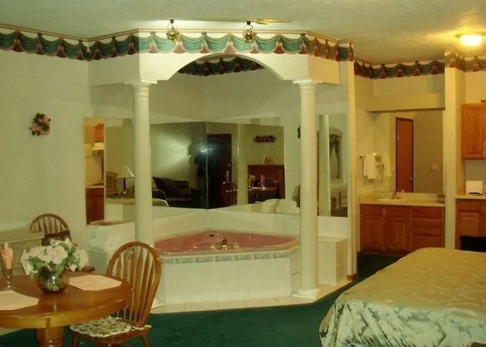 Townhouse Inn & Suites Omaha Lane