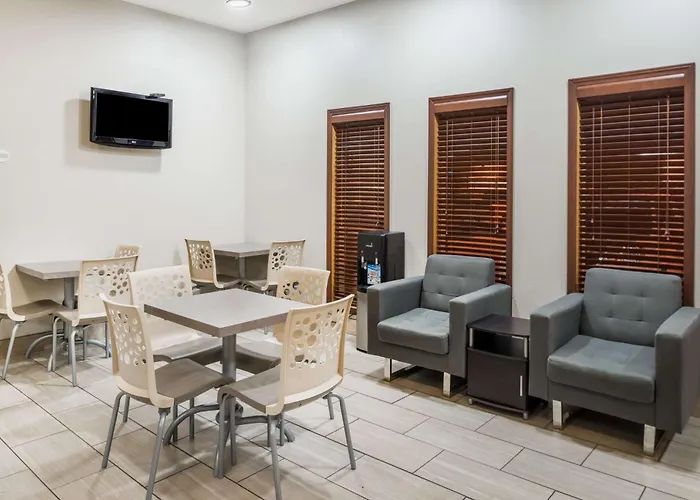 Super 8 By Wyndham West Plains Motel