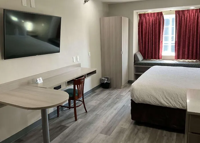 Microtel Inn And Suites Clarksville