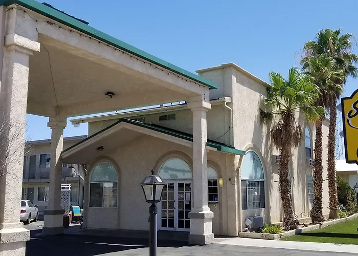 Super 8 By Wyndham Ridgecrest Motel