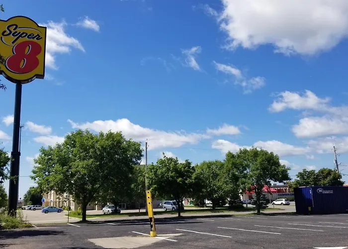 Super 8 By Wyndham St. Cloud Motel Saint Cloud