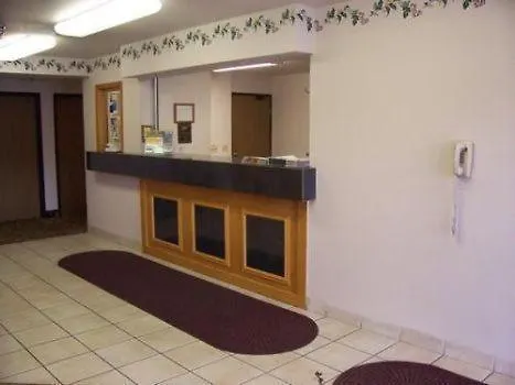 Budget Host Inn & Suites North Branch