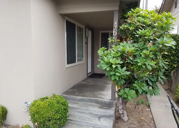 Lone Oak Lodge Monterey