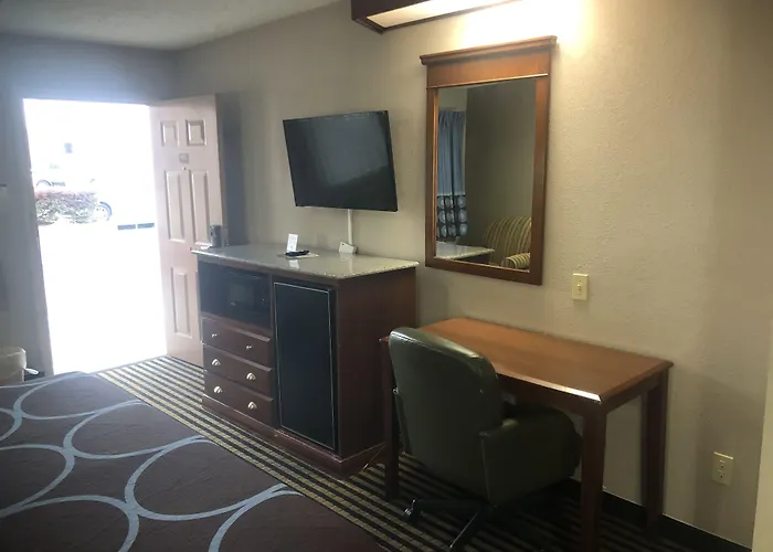 Super 8 Baton Rouge/I-12 Motel