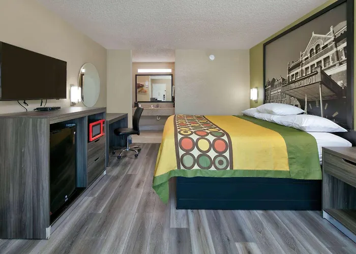 Super 8 By Wyndham Mobile/Tillmans Corner