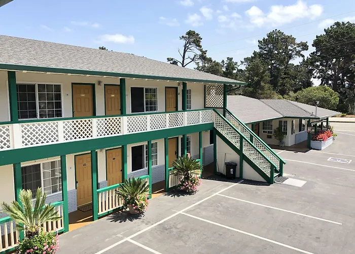 Monterey Pines Inn