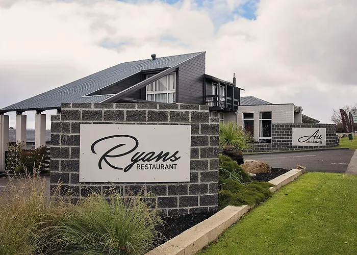 Mandala Ace Albany Hotel