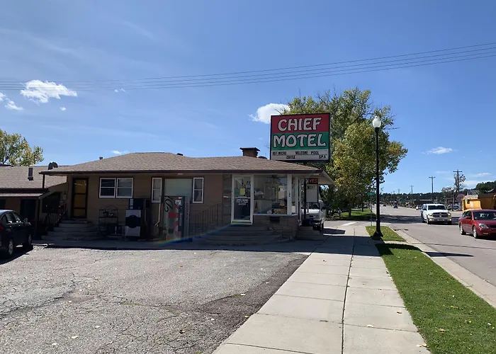 Chief Motel Custer