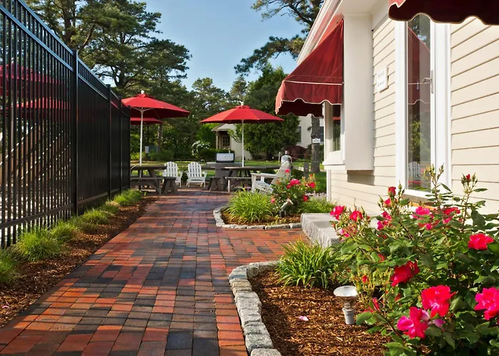 Wellfleet Lodge