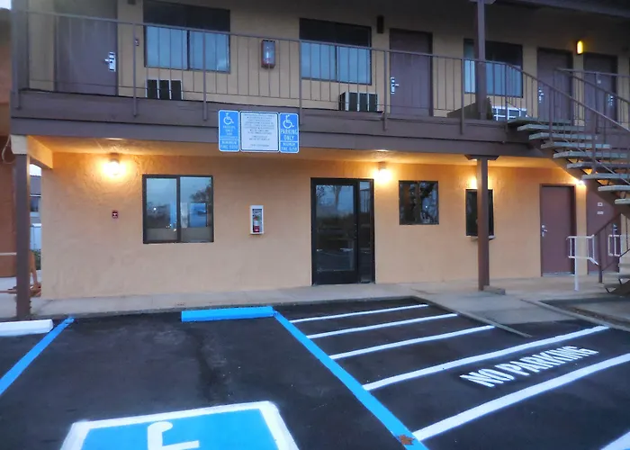 Best Economy Inn & Suites Bakersfield