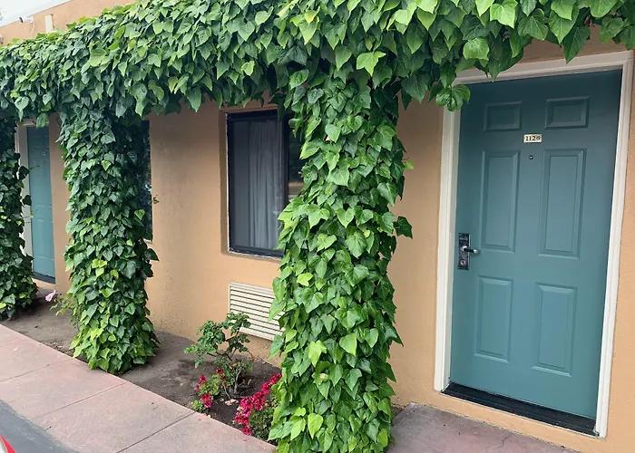 Monterey Oceanside Inn