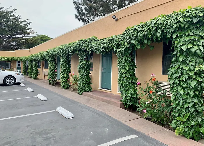 Monterey Oceanside Inn