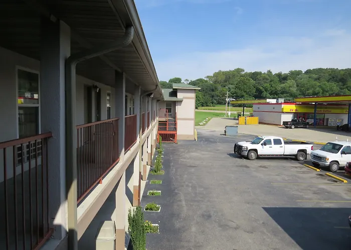 First Western Inn Caseyville