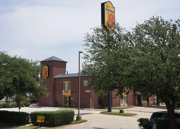 Super 8 By Wyndham Farmers Branch/North Dallas