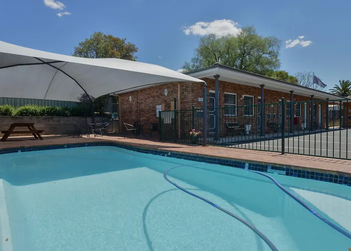 Cadman Motor Inn And Apartments Tamworth