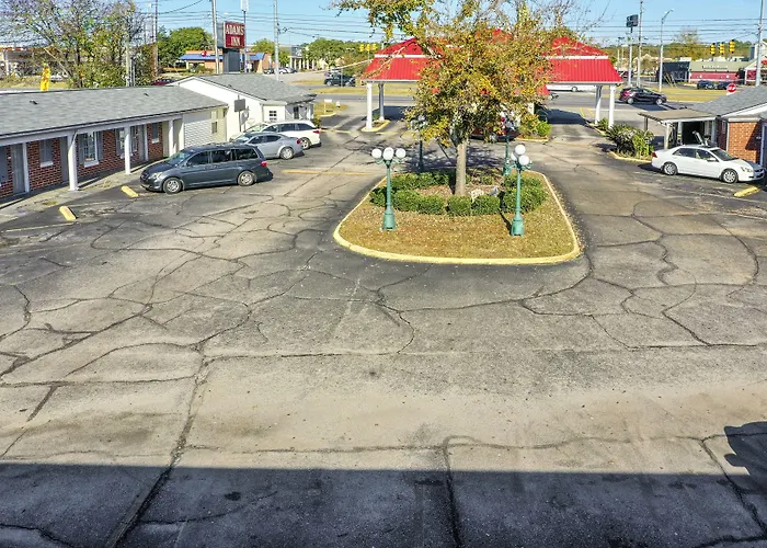 Adams Inn Dothan