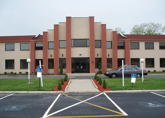 Budget Inn & Suites Wall