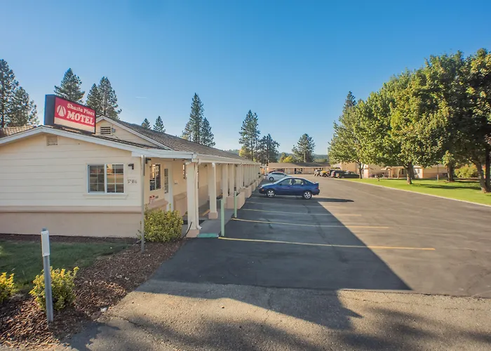 Shasta Pines Motel & Suites Burney