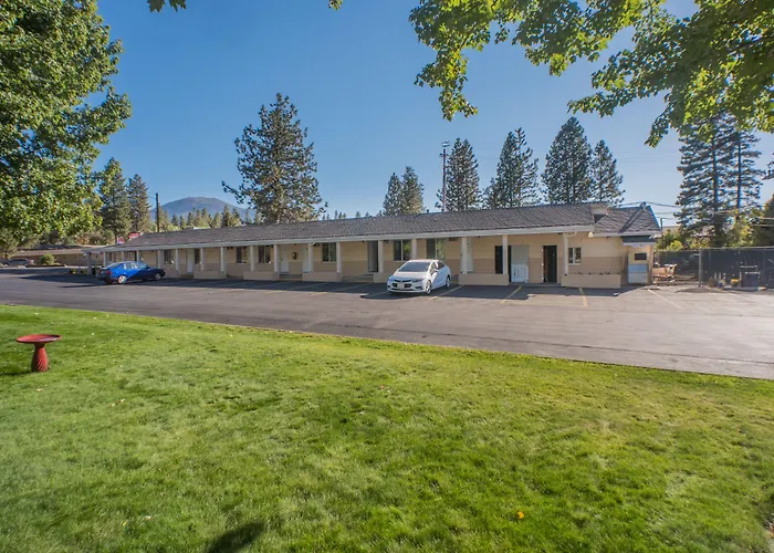 Shasta Pines Motel & Suites Burney