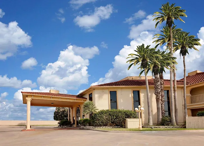 Super 8 By Wyndham Corpus Christi Northwest Motel