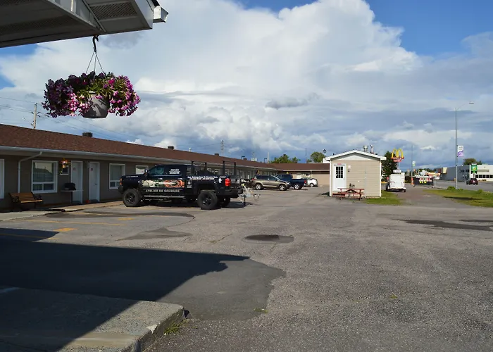 Lincoln Motel Sturgeon Falls
