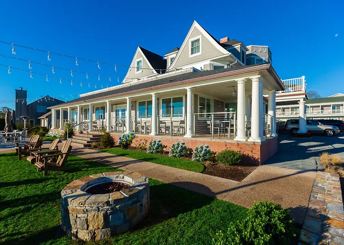The Shore House Narragansett