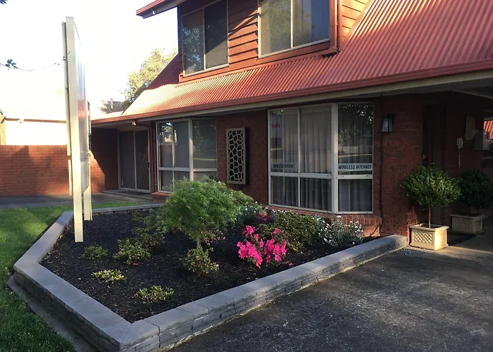 Aat 28 Goldsmith Motel Hamilton