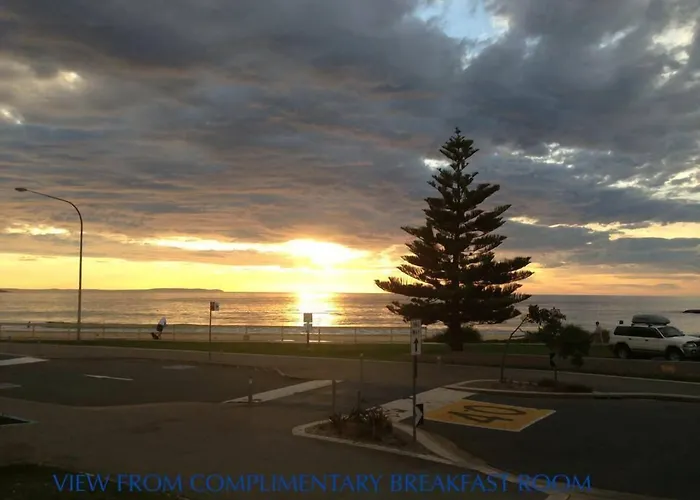 Beach House Mollymook