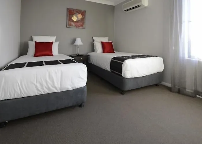 Astro Dish Motor Inn Parkes