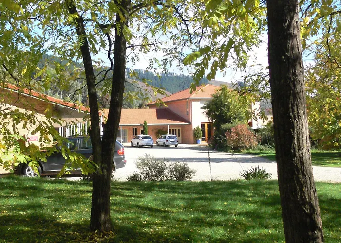 Bright On Track Motel