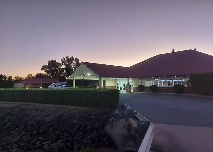 Emerald Explorers Inn