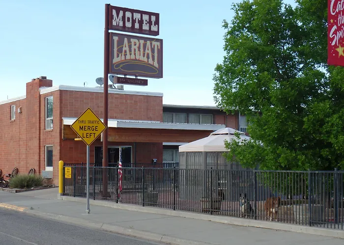 Lariat Motel Hardin