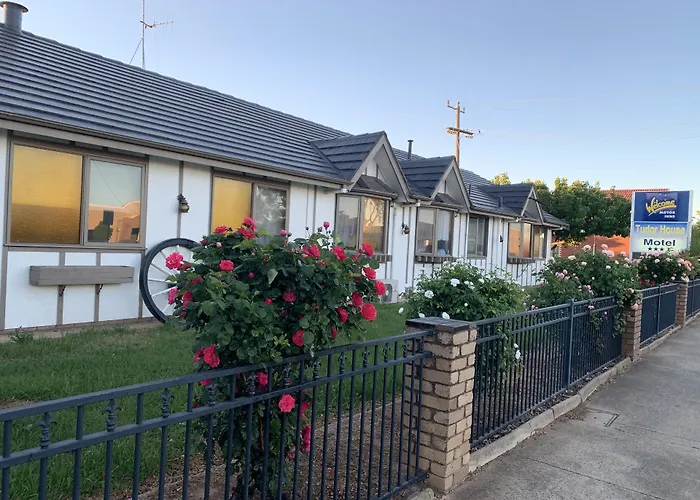 Shepparton Motor Inn Tudor House Motel