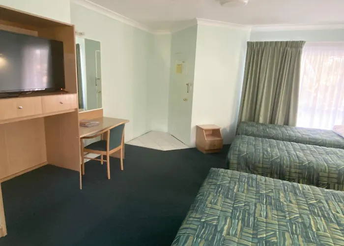 Runaway Bay Motor Inn Gold Coast
