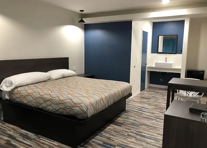Tradewinds Motel Lakewood