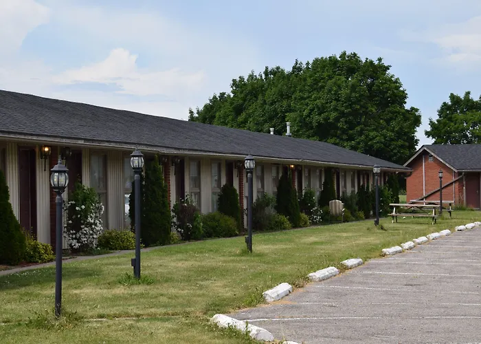Festival Courtyard Inn Stratford
