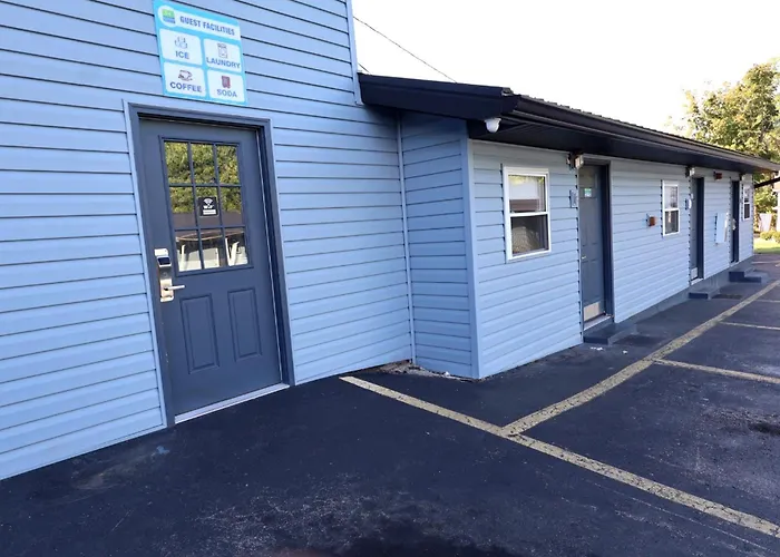 Hillsboro Inn & Suites