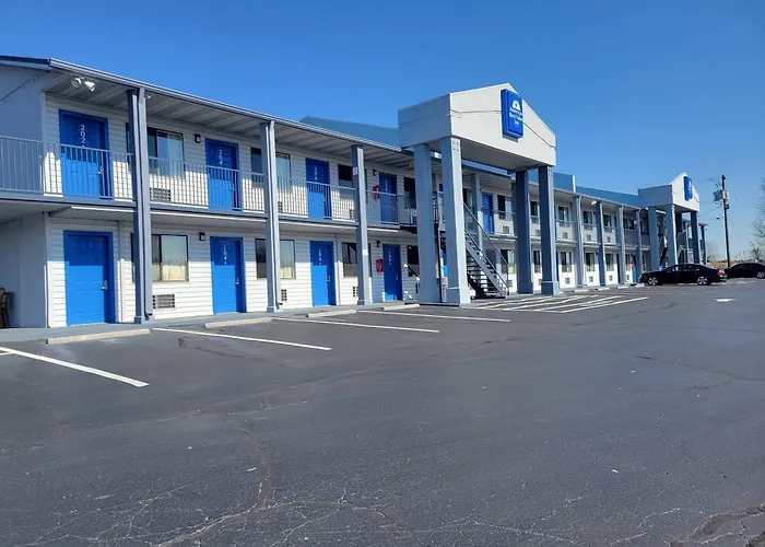 Smokies Inn - New Linens & Ultrafast Wifi - Friendliest Hospitality Guaranteed! Kodak