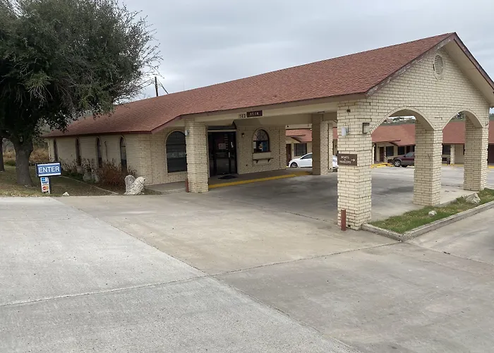 Falcon Executive Inn Zapata
