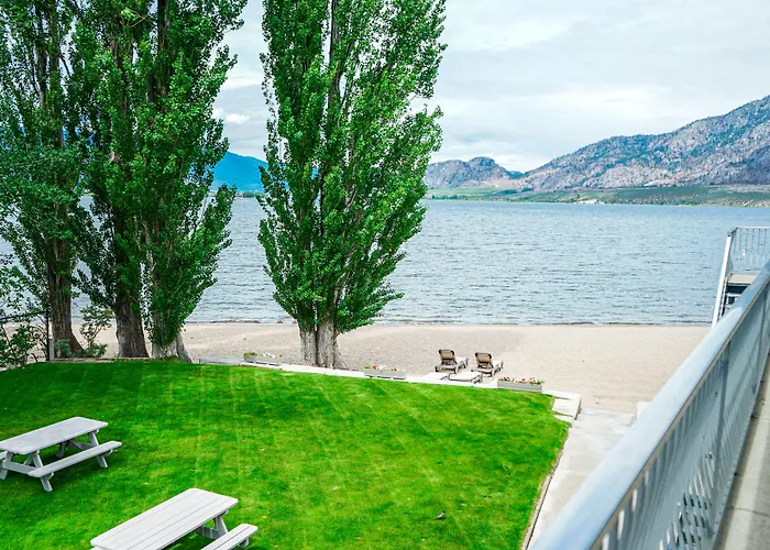 Poplars Motel On The Lake Osoyoos
