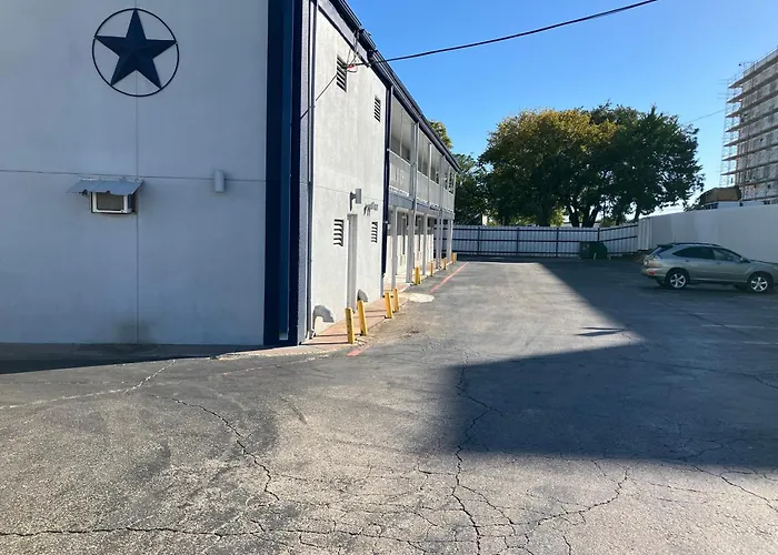 Budget Host Inn Arlington