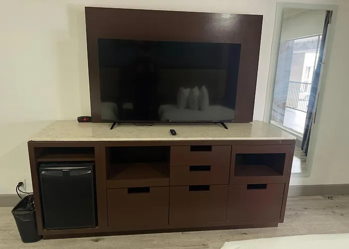 Dtlv, A Baymont By Wyndham Motel Las Vegas