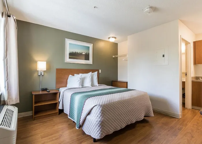 Hometowne Studios By Red Roof Fort Lauderdale