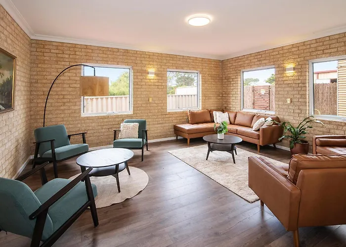 Baywatch Retreat Augusta Motel